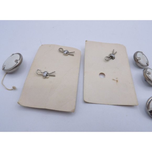 7 White Leatherette Buttons Framed Silvertone Metal Vntg 2 sizes 3/4" + 1" CF359 - Picture 2 of 3